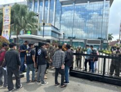AMAK Kaltim Geruduk Kantor Gubernur, Tuntut Transparansi dan Usut Dugaan KKN