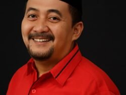 Ketua DPC PDI Perjuangan Samarinda Bagikan 790 Nasi Kotak Peringati HUT ke-79 Megawati